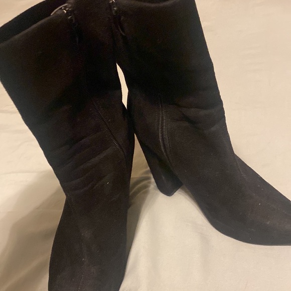 Black short boots - Picture 3 of 3